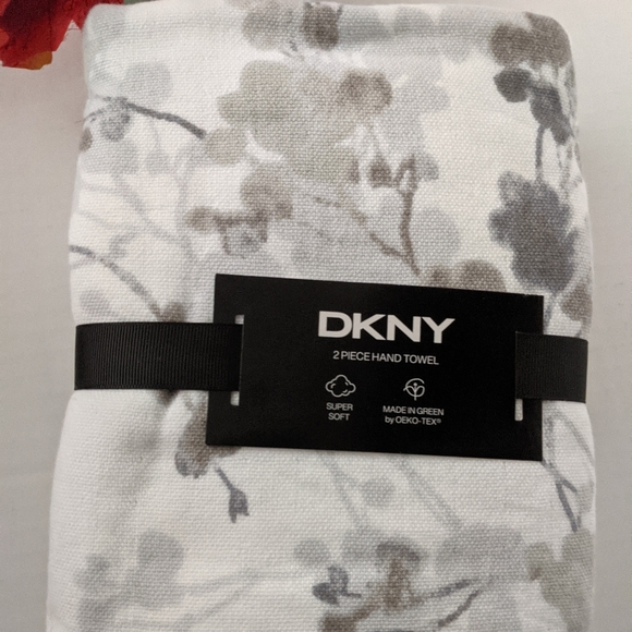Dkny Bath Dkny 2 Hand Cotton Floral Towels Gray White Wallflower